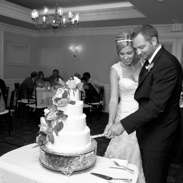 Maria and Christopher marry at the Beekman Arms in Rhinebeck, NY