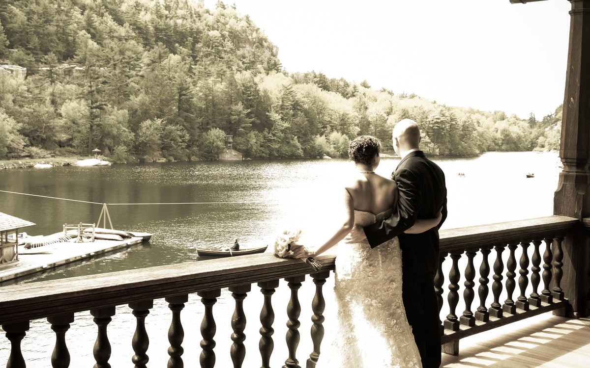 Jason and Hannah marry at Mohonk Mountain House